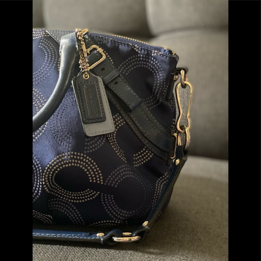 Excellent Cond. Coach Satchel Navy Blue👜👛 - Picture 4 of 9